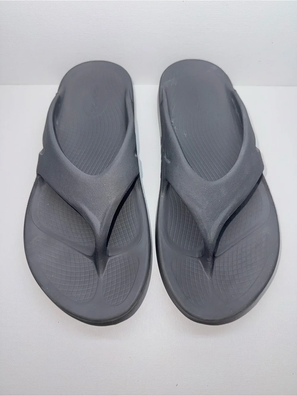 OOFOS  Men’s Gray Slide Flip Sandals